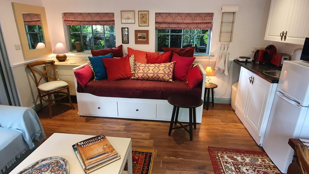 Charming Victorian Coach House Villa Jordanstown