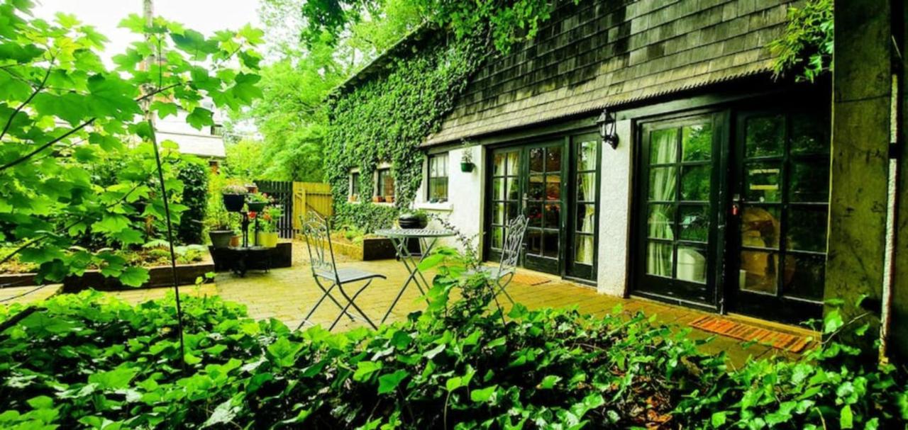 Villa Charming Victorian Coach House *